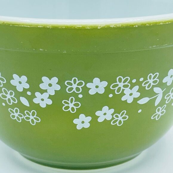 Vintage Pyrex Spring Blossom Green aka Crazy Daisy 1960s 1970s #401 750 ml - Picture 2 of 7